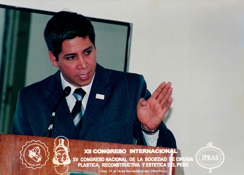Dr. Gino Llosa - XII Congreso Internacional, XV Congreso Nacional de la Sociedad de Cirugía Plástica, Reconstructiva y Estética del Perú